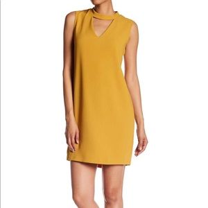 Key hole crepe dress